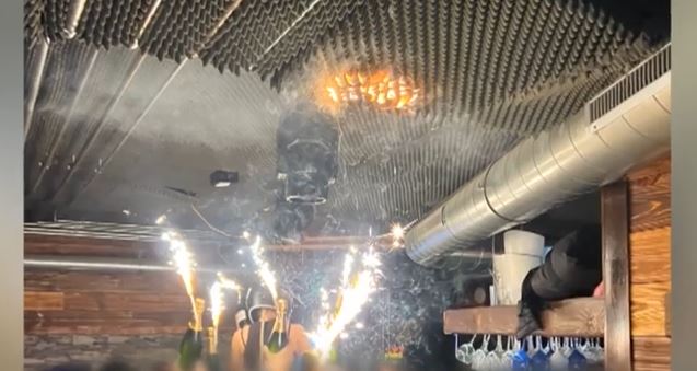 Ελβετία: Ταυτοποιήθηκαν άλλες 16 σοροί μετά την τραγωδία σε μπαρ – Αγωνία για τους αγνοούμενους