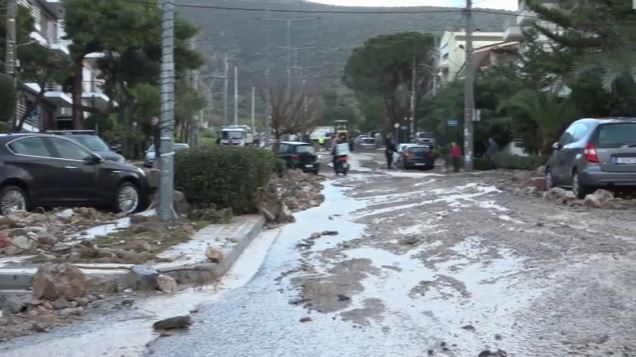 Η επόμενη μέρα της κακοκαιρίας με τους δύο νεκρούς – Συγκλονίζει ο πατέρας της 52χρονης