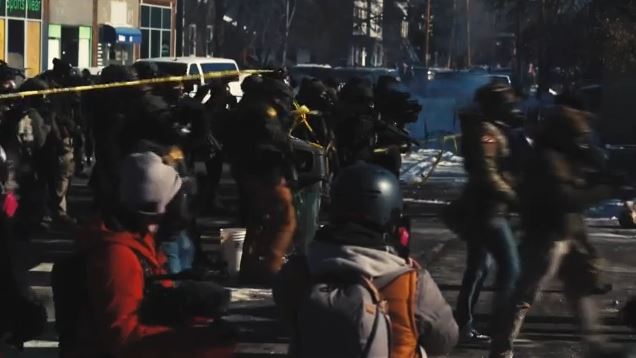 ΗΠΑ: Οργή στη Μινεάπολη από τον θάνατο 37χρονου διαδηλωτή από σφαίρες πρακτόρων της ICE – Παρέμβαση Ομπάμα & Κλίντον