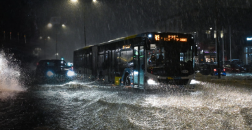 Χάος σε κεντρικούς δρόμους της Αθήνας από την κακοκαιρία – Απίστευτες καταστροφές σε Βάρη, Ωρωπό & Ασπρόπυργο