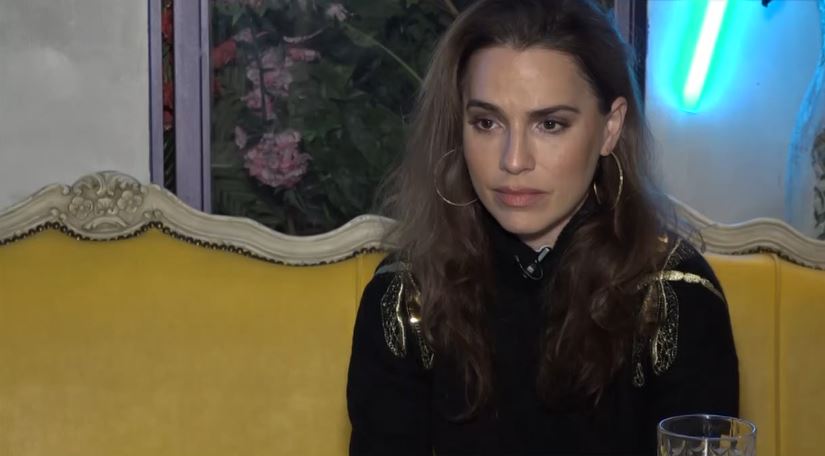 Μελία Κράιλινγκ: Η επιστροφή της στο θέατρο & η συμμετοχή της στο «Emily in Paris»