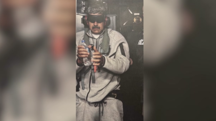 Βενεζουέλα: Στα χέρια των ΗΠΑ ο Μαδούρο μετά την αεροπορική επίθεση στο Καράκας