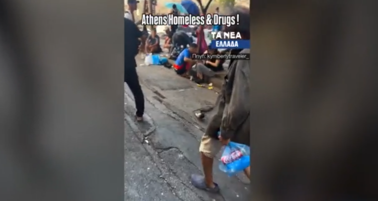 Η άλλη όψη της Αθήνας σε βίντεο Αμερικανίδας τουρίστριας – Εικόνες εξαθλίωσης με τους χρήστες ναρκωτικών
