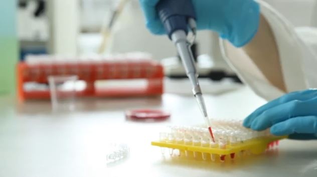 Σαρώνει η γρίπη – «Καμπανάκι» από ειδικούς