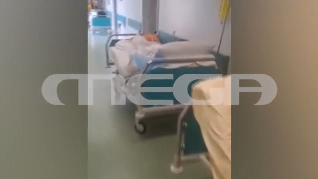Χωρίς τέλος οι εικόνες με τα ράντζα στα νοσοκομεία της χώρας