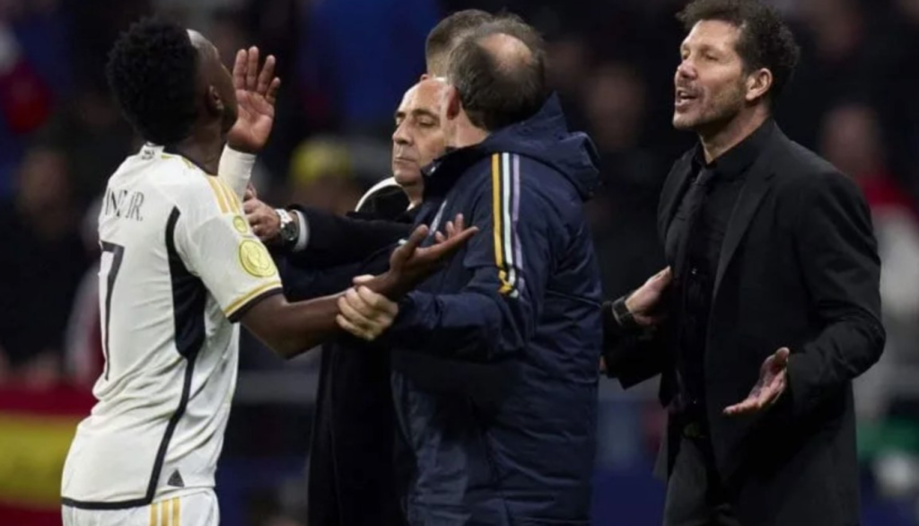 Ατλέτικο – Ρεάλ 2-1: Λεκτική επίθεση Σιμεόνε στον Βινίσιους στον ημιτελικό του Super Cup