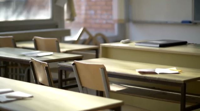 Σέρρες: Χειροπέδες σε καθηγήτρια που φίμωσε με χαρτοταινία & έδεσε 13χρονο μαθητή