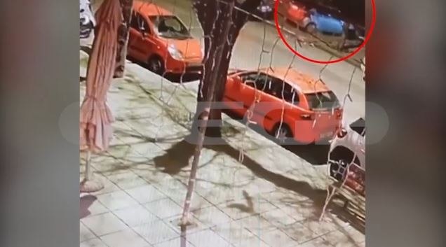 Θεσσαλονίκη: Η στιγμή που μεθυσμένη οδηγός παρασέρνει σταθμευμένα ΙΧ – MEGA ντοκουμέντο