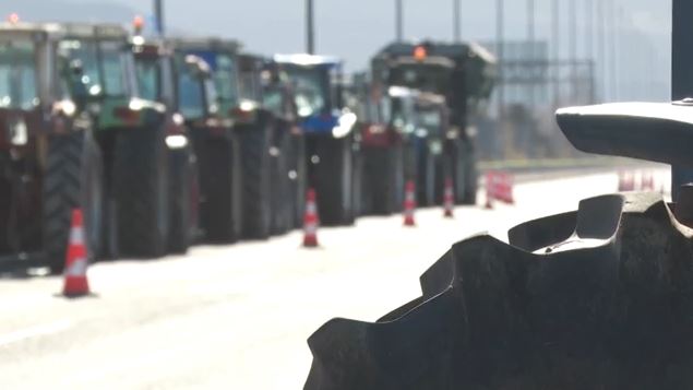 «Ναι» στον διάλογο με τα τρακτέρ στα μπλόκα από τους αγρότες – Κλιμάκωση αν δεν βρεθεί λύση
