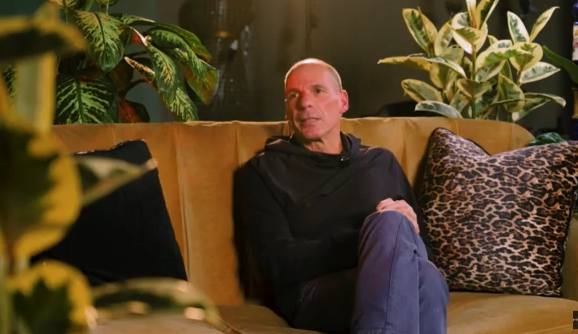 Σάλος για τις δηλώσεις Βαρουφάκη περί ναρκωτικών – Έρευνα από την Εισαγγελία