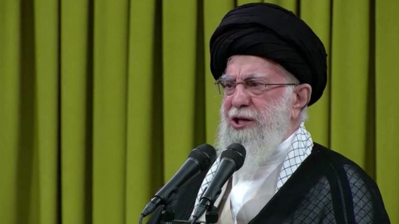 Αγιατολάχ Αλί Χαμενεΐ: Ο Ιρανός ηγέτης που «πέθανε» ήδη μία φορά – Πώς αναρριχήθηκε στην εξουσία