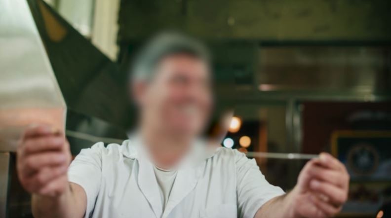 Δραπετσώνα: Συνελήφθη ιδιοκτήτης πασίγνωστου σουβλατζίδικου για διακίνηση ναρκωτικών