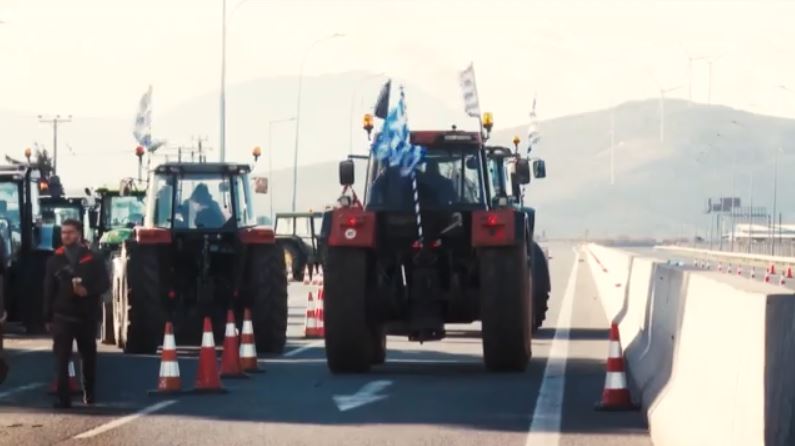 Στον «αέρα» η συνάντηση των αγροτών με τον πρωθυπουργό – Συνεδριάζει στις 18:00 το μπλόκο της Νίκαιας