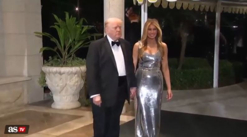 ΗΠΑ: Η ευχή του Τραμπ για το 2026 και η εντυπωσιακή Μελάνια