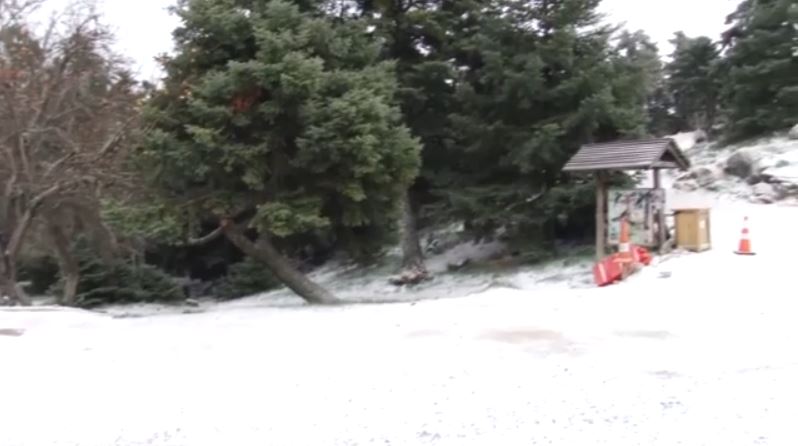 Στα «λευκά» πολλές περιοχές της χώρας – Χιόνι και πολικές θερμοκρασίες σε Εύβοια και Πάρνηθα