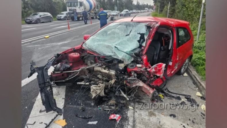 Κρήτη: Σοκαριστικό τροχαίο με εμπλοκή 3 αυτοκίνητων έξω από τα Χανιά – Μία νεκρή και 3 τραυματίες