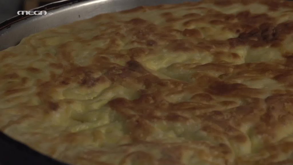 Παραδοσιακή μακαρονόπιτα στην Καψοράχη Αγρινίου - 