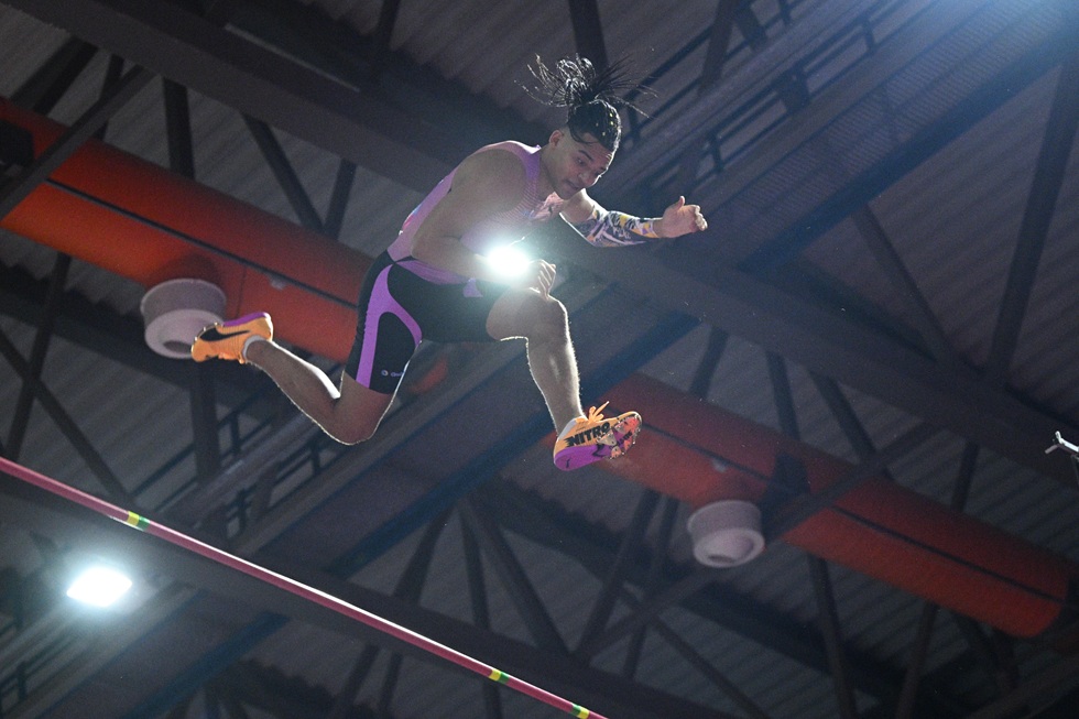 «Πέταξε» στα 5,90μ. ο Καραλής στο Fly Athens Indoor