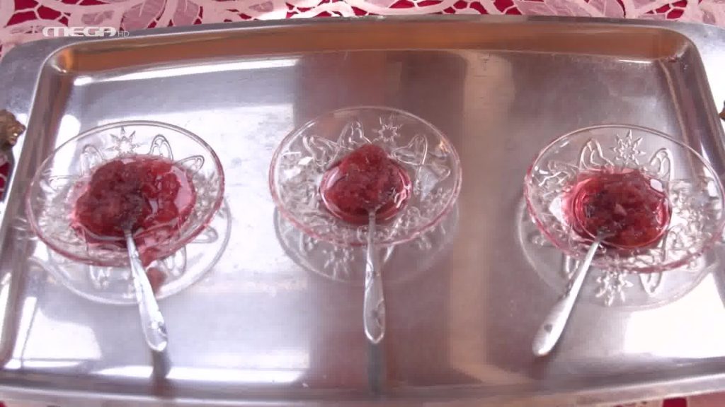 Το φημισμένο γλυκό τριαντάφυλλο της Ι.Μ. Αγίου Γεωργίου Φενεού - 