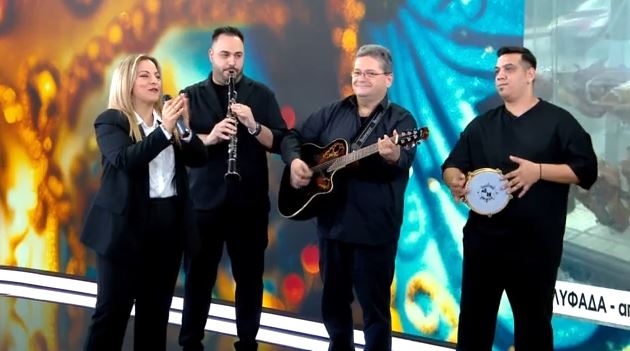 Η Τζένη Κατσίγιαννη και η ορχήστρα της στην «Κοινωνία Ώρα MEGA»