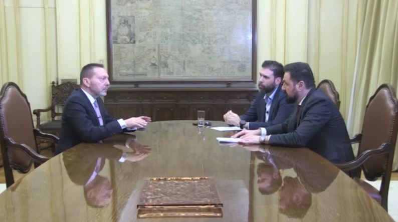 Έντονες αντιδράσεις για τη συνέντευξη Στουρνάρα στην Ομάδα Αλήθειας