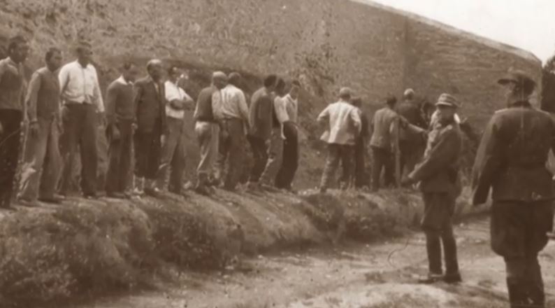 Για πρώτη φορά στη δημοσιότητα φωτογραφίες από την εκτέλεση στο σκοπευτήριο της Καισαριανής