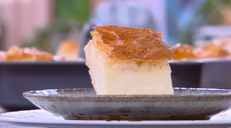 Ο Χρήστος Βέργαδος μάς φτιάχνει γαλακτομπούρεκο