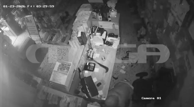 Βόλος: Καρέ καρέ η δράση διαρρηκτών – Ρήμαξαν σπίτια και καταστήματα