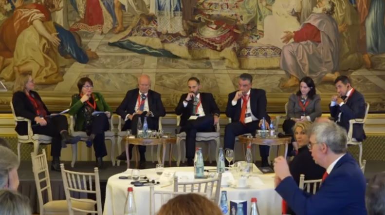 Διεθνές Οικονομικό Φόρουμ Δελφών: Οι ελληνογαλλικές σχέσεις στο επίκεντρο