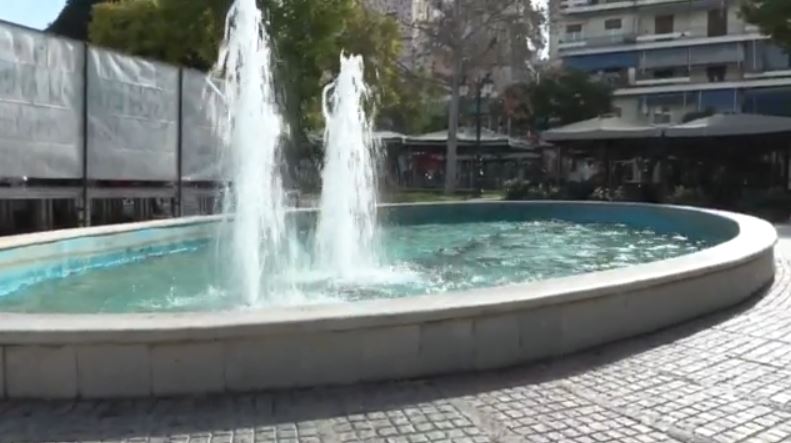 Καλλιθέα: Μάχη για να κρατηθεί στη ζωή δίνει το 2,5 ετών κοριτσάκι που έπεσε σε συντριβάνι