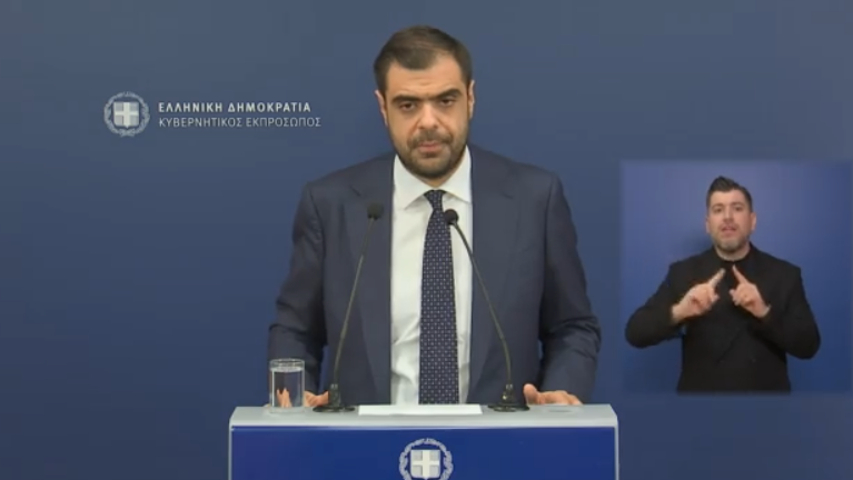 Σφοδρές αντιδράσεις για τις απειλές του κυβερνητικού εκπροσώπου σε δημοσιογράφους