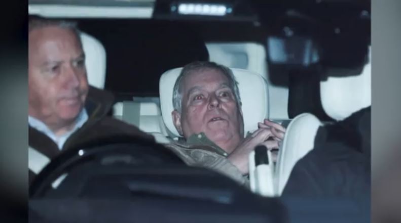 Ελεύθερος αφέθηκε ο έκπτωτος πρίγκιπας Άντριου – Αναταραχή βρετανική βασιλική οικογένεια μετά τη σύλληψή του