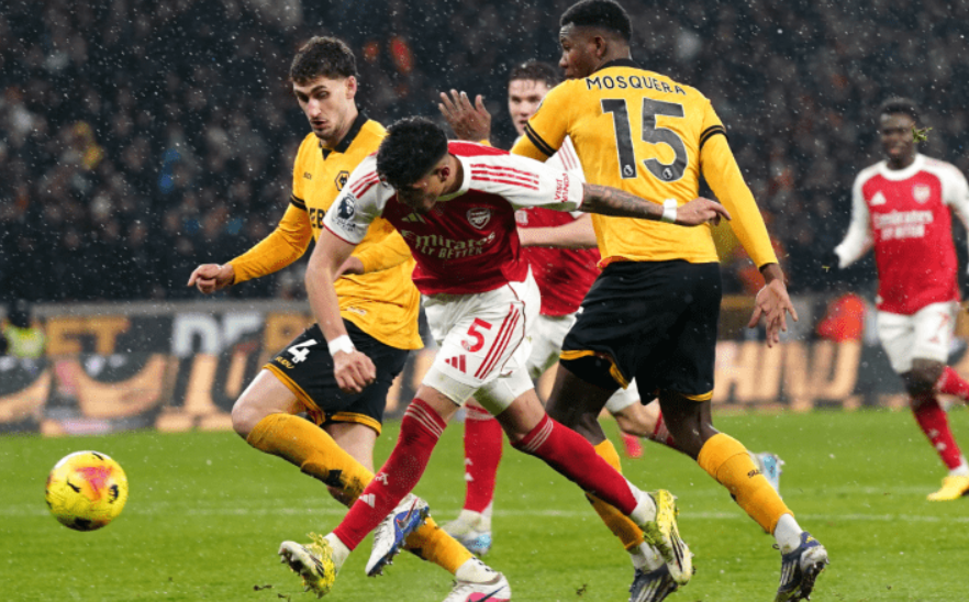 Γουλβς – Άρσεναλ 2-2: «Σίγησαν τα κανόνια» στις καθυστερήσεις στην έδρα της Γουλβς