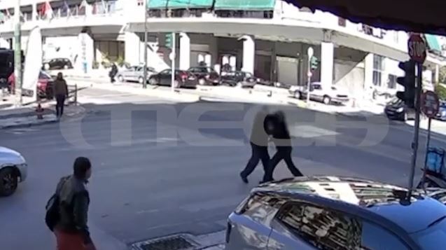 Αχαρνών: Η στιγμή του καβγά για την προτεραιότητα – MEGA ντοκουμέντο