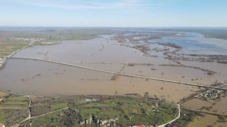Έβρος: Έσπασαν τα αναχώματα και πλημμύρισαν χιλιάδες καλλιεργήσιμα στρέμματα λόγω των βροχών