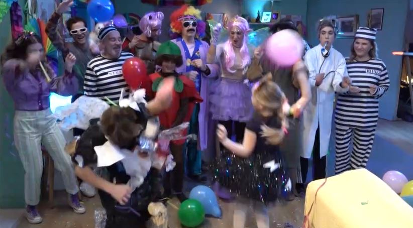 «Έχω Παιδιά»: Όλα όσα έγιναν στα γυρίσματα για το διασκεδαστικό αποκριάτικο επεισόδιο