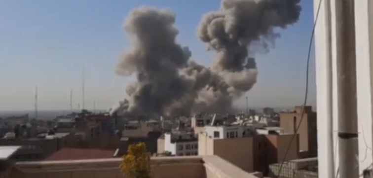 ΗΠΑ και Ισραήλ χτύπησαν με πύραυλους το Ιράν – Φόβοι γενικευμένου πολέμου στη Μέση Ανατολή