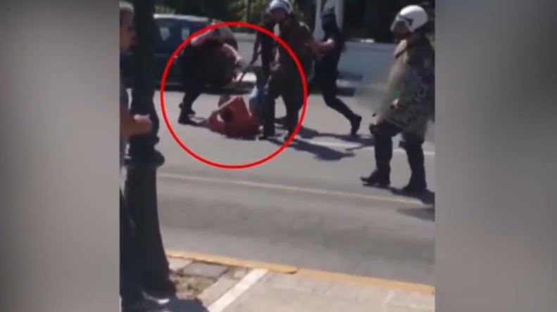 Βόλος: Αναβλήθηκε για 5η φορά η δίκη για τον ξυλοδαρμό του Βασίλη Μάγγου – Απόντες οι κατηγορούμενοι αστυνομικοί