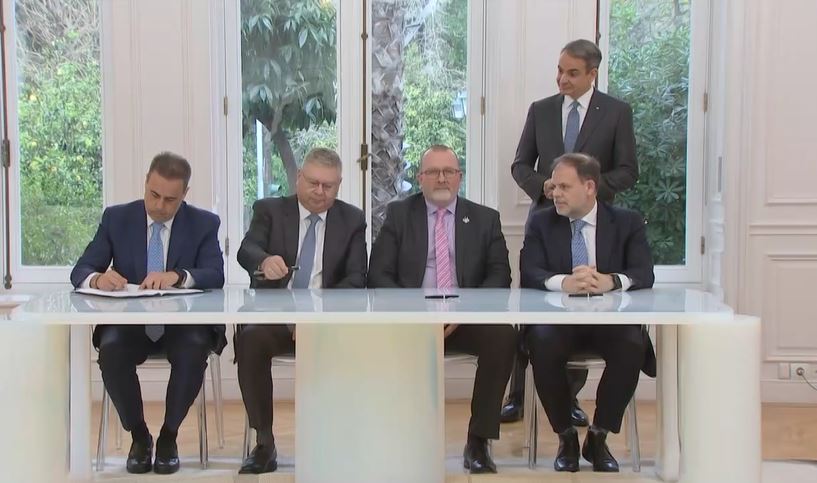 «Έπεσαν» οι υπογραφές στο Μαξίμου για τη συμφωνία με την Chevron για έρευνες υδρογονανθράκων