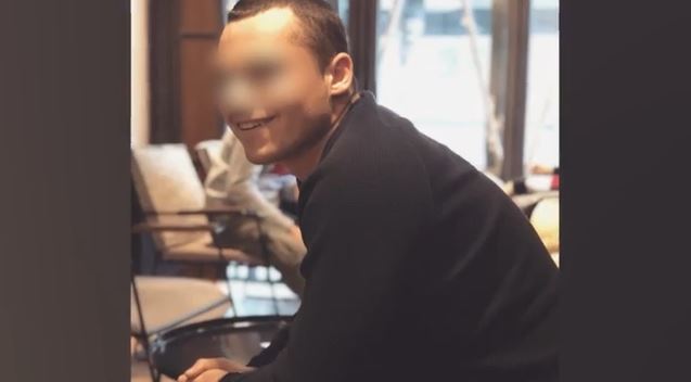 Νέα Πέραμος: «Θέλω να βρεθεί ο δολοφόνος του παιδιού μου» – Ο πατέρας του 27χρονου στο «Live News»