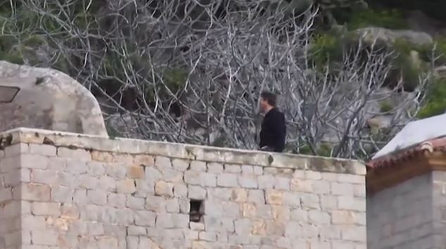 Στα σοκάκια της Ύδρας ο Μπραντ Πιτ – Ξεκίνησαν τα γυρίσματα της ταινίας του