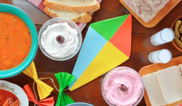 Κοσμοσυρροή στα καταστήματα για λαγάνα, χαλβά & σαρακοστιανά