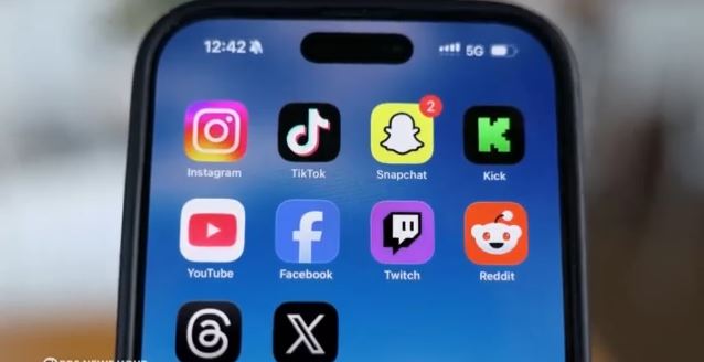 Στο εδώλιο ο Μαρκ Ζάκερμπεργκ & το Instagram για τον εθισμό των ανηλίκων στο «σκρολάρισμα»