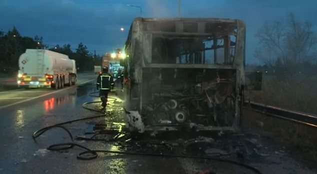 Θεσσαλονίκη: Φωτιά σε εν κινήσει λεωφορείο