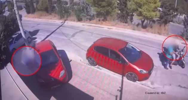 Κακοποιοί έσκαγαν τα λάστιχα και έκλεβαν πολίτες που είχαν σηκώσει λεφτά από την τράπεζα – Βίντεο ντοκουμέντο