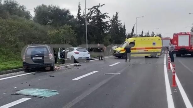 Εφιαλτικές εικόνες από το τροχαίο στον ΒΟΑΚ – Μία γυναίκα νεκρή & τρεις τραυματίες