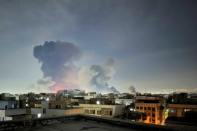 Πολιτική κόντρα με φόντο τον πόλεμο στη Μέση Ανατολή