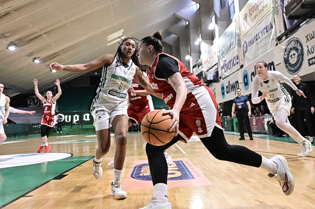 Επίθεση στην ομάδα μπάσκετ γυναικών του Ολυμπιακού μετά το ντέρμπι με τον Παναθηναϊκό