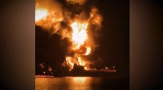 Εφιάλτης για τους εγκλωβισμένους ναυτικούς στα Στενά του Ορμούζ – «Υπάρχει κίνδυνος»