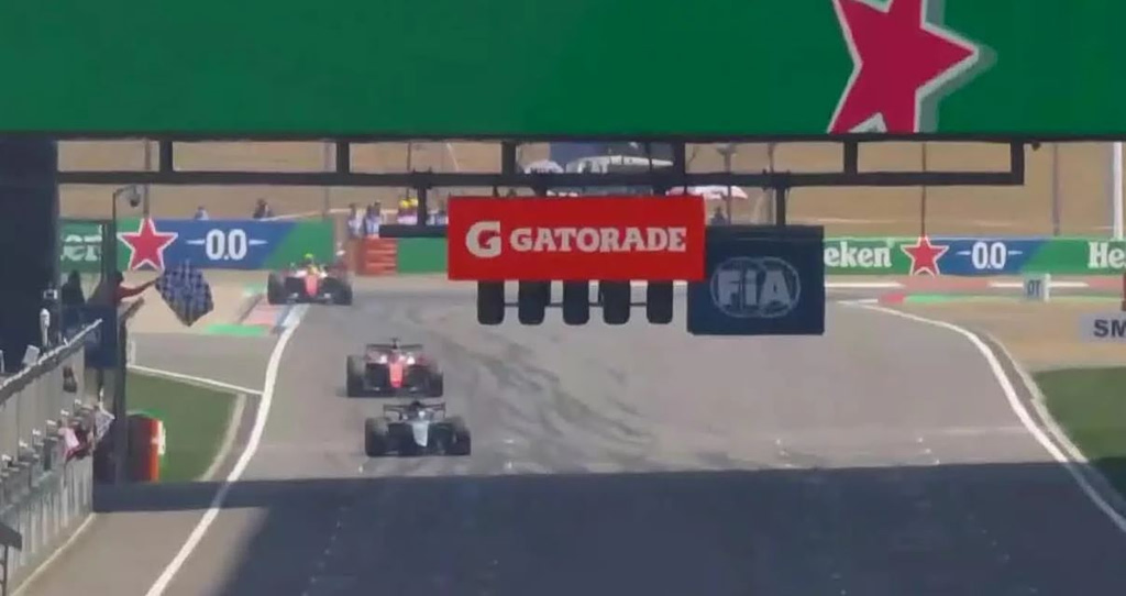 F1: Η κυριαρχία της Mercedes συνεχίζεται και στη Σανγκάη